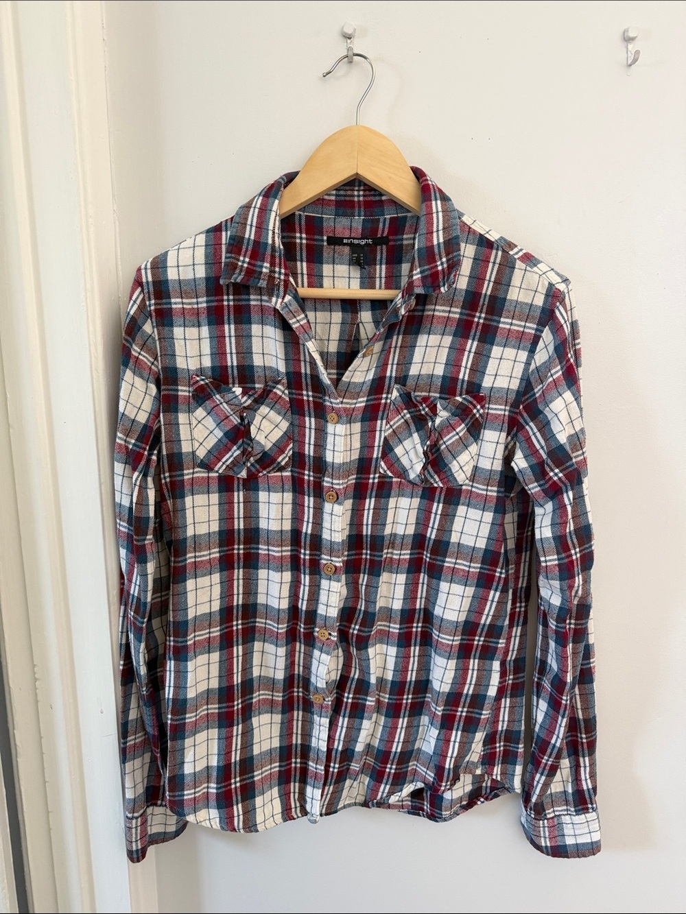 Insight Plaid Button-Down flannel Shirt in White, Navy & Red size 6